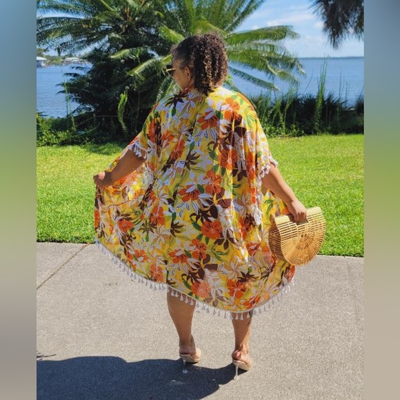 NWT Floral Kimono Cover-Up Size Small - Picture 3 of 11